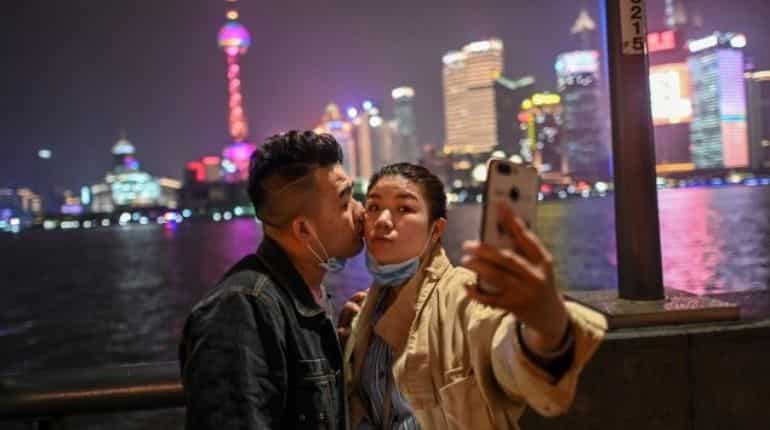Shanghai sees over 1 million visitors on May Day Shanghai sees over 1 million visitors on May Day