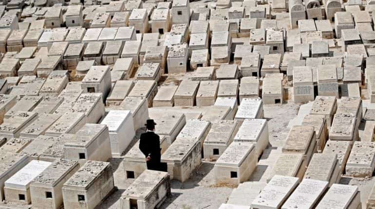 Even in the pandemic, Jews flown to Jerusalem for burial