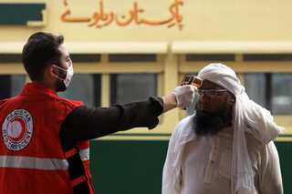 Pakistan extends travel restrictions on six countries including UK till Feb 28