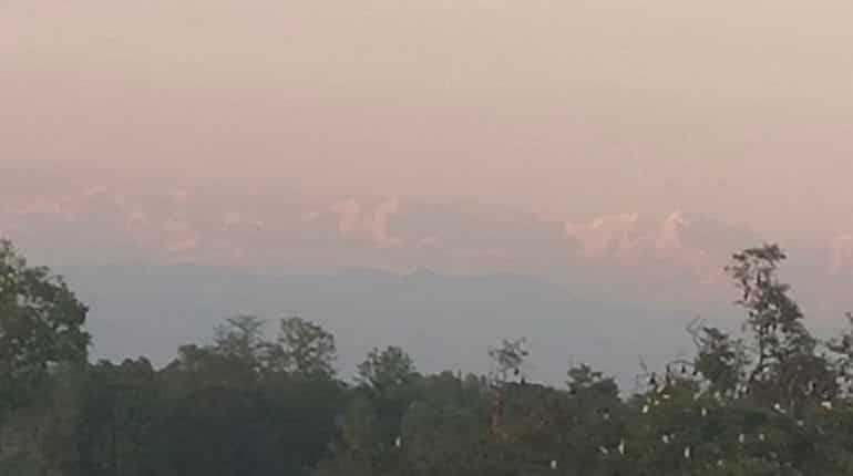 Amid coronavirus lockdown, village in Bihar witness Mount Everest from rooftops Amid coronavirus lockdown, village in Bihar witness Mount Everest from rooftops
