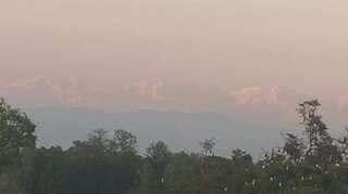 Amid coronavirus lockdown, village in Bihar witness Mount Everest from rooftops