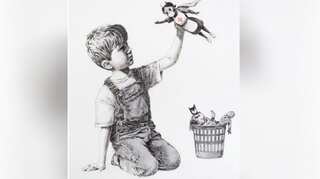 Street artist Banksy pays tribute to UK's health service