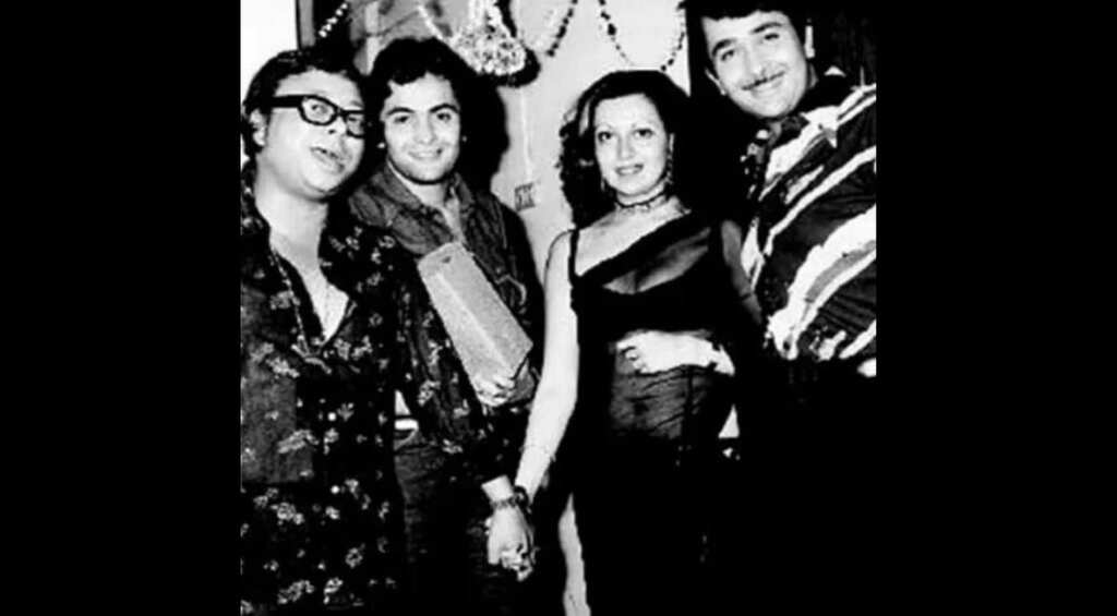 Kareena Kapoor shares an unseen photo of Rishi Kapoor with father Randhir, mother Babita