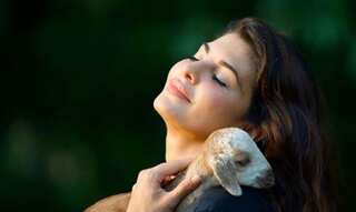 Jacqueline Fernandez strikes a pose with new friend 'Jenny'