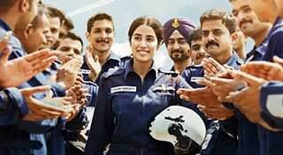 From the real Gunjan Saxena to reel: Janhvi Kapoor thanks former IAF pilot