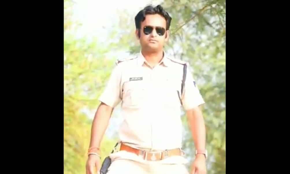 Madhya Pradesh cop fined Rs 5,000 for performing Ajay Devgn-starrer 'Singham' stunt on duty Madhya Pradesh cop fined Rs 5,000 for performing Ajay Devgn-starrer 'Singham' stunt on duty