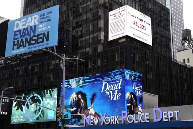 'Trump Death Clock' in New York's Times Square counts preventable US coronavirus deaths 'Trump Death Clock' in New York's Times Square counts preventable US coronavirus deaths