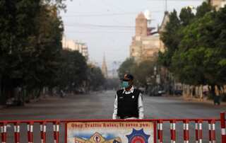 Pakistan reduces quarantine period for inbound air passengers