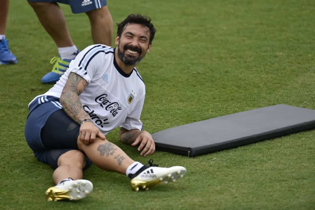 Ex-Argentina attacker Ezequiel Lavezzi makes sex video blackmail complaint