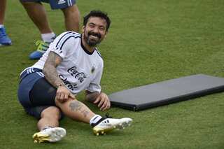 Ex-Argentina attacker Ezequiel Lavezzi makes sex video blackmail complaint