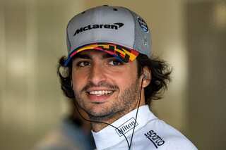 Sainz to succeed Vettel at Ferrari as Ricciardo heads to McLaren