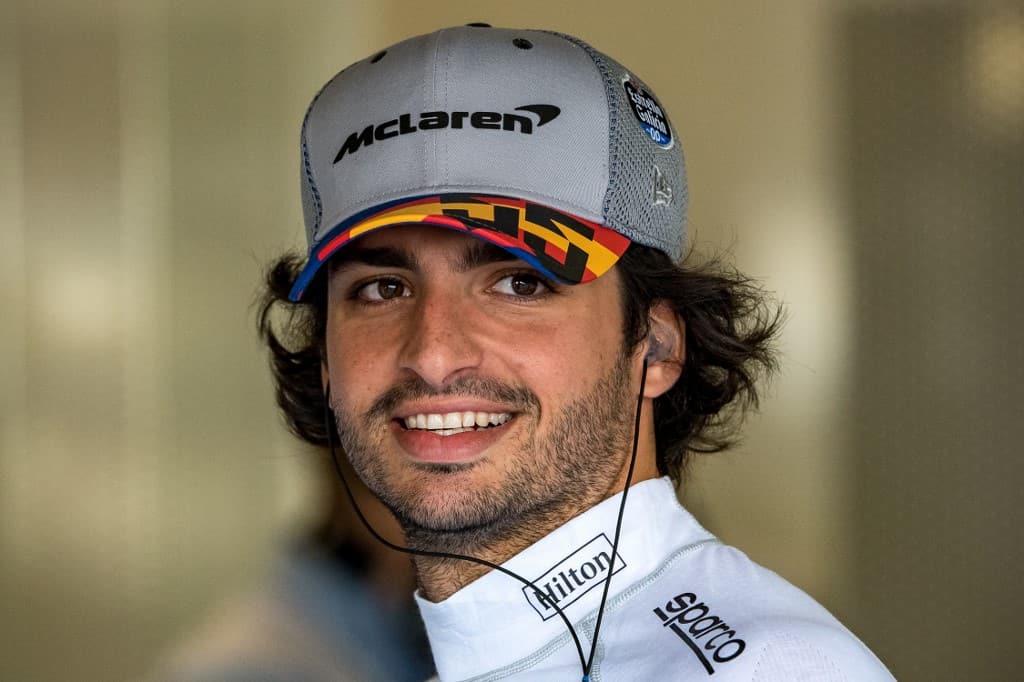 Sainz to succeed Vettel at Ferrari as Ricciardo heads to McLaren