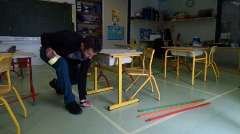 Positive test rate of 11%? France’s schools remain open.