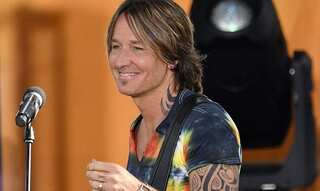Keith Urban test drives live concert at drive-in movie theatre
