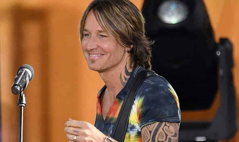 Keith Urban test drives live concert at drive-in movie theatre