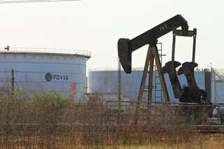 FBI probes Mexican, European firms over Venezuela oil trading