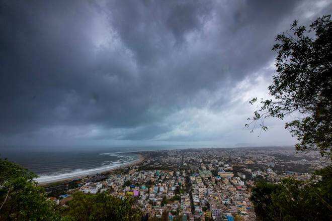 Amit Shah speaks to West Bengal, Odisha CMs, reviews Cyclone Amphan preparedness