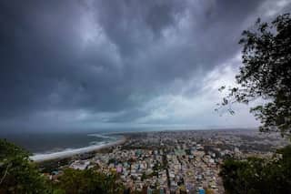 Amit Shah speaks to West Bengal, Odisha CMs, reviews Cyclone Amphan preparedness