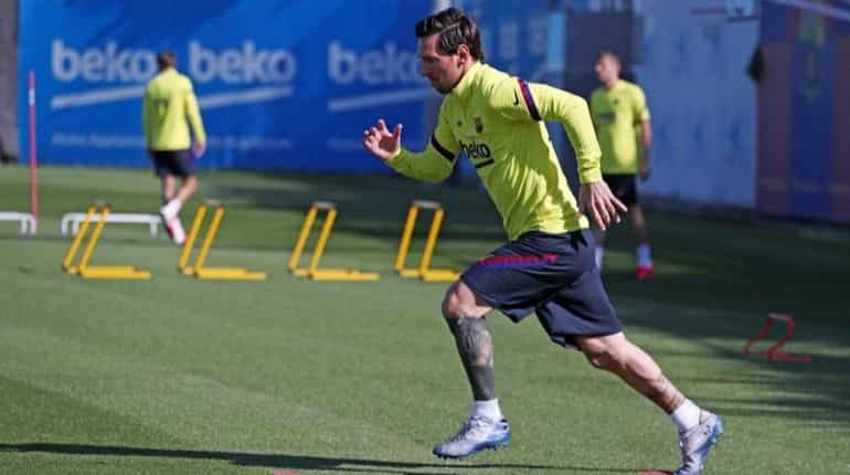 Messi back in full training with Barca Messi back in full training with Barca