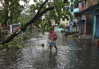 Cyclone Amphan kills 82 in India and Bangladesh, flooding lowlands