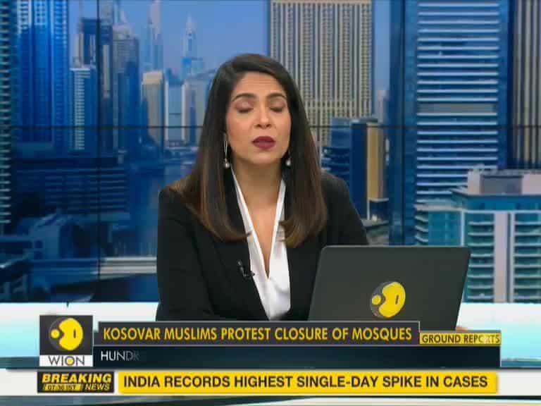 Kosovar Muslims protest closure of Mosques: Hold protest prayers in Pristina