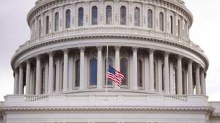 US: Flags lowered to half-staff as tribute to coronavirus victims