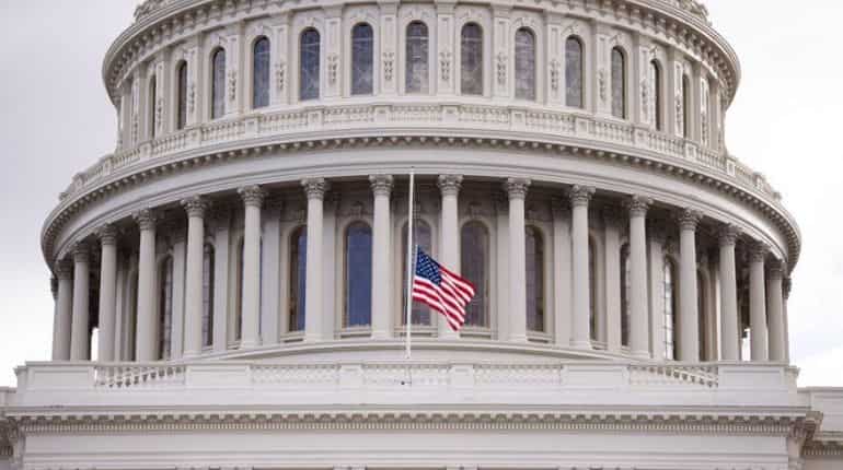 US: Flags lowered to half-staff as tribute to coronavirus victims