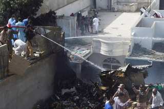 Top 10 world news today: Pakistan Airways plane crashes, COVID-19 deaths in Russia & more