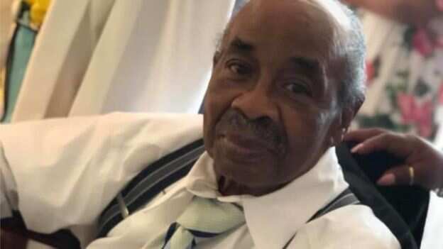 Former White House butler who served 11 presidents dies of COVID-19 Former White House butler who served 11 presidents dies of COVID-19
