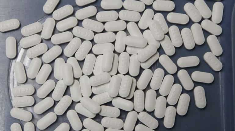Study panning use of hydroxychloroquine against coronavirus faces new questions
