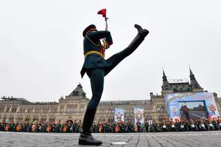 Putin says coronavirus 'peak considered passed'; orders World War II parade in June
