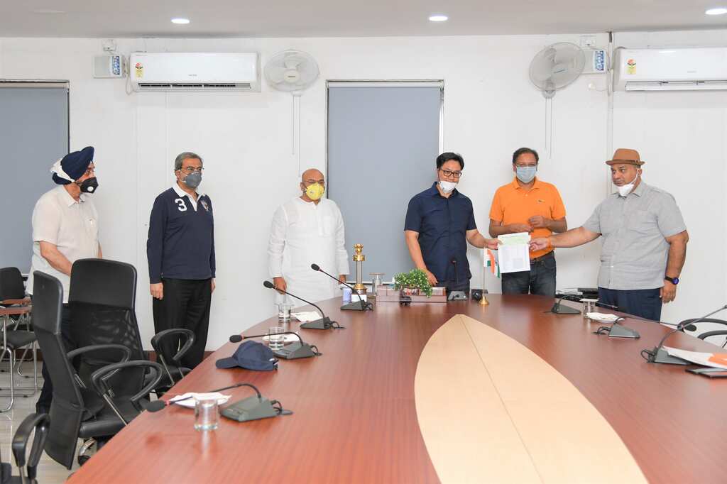 IOA hands over Rs 2 crore to Sports Minister on behalf of NSFs, athletes