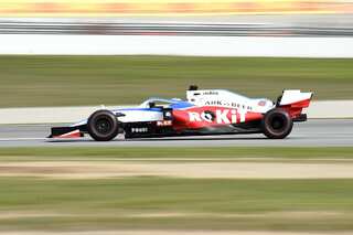 Williams considers selling F1 team after £13m loss