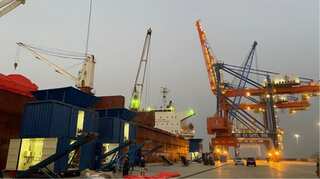 Afghanistan transit trade begins through Pakistan's Gwadar port