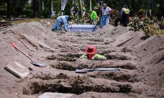 Mexico's cemeteries brace for surge in coronavirus deaths as country readies to reopen