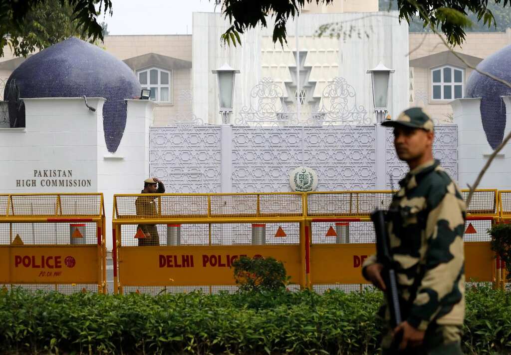 Pakistan espionage case: Expelled officials to cross Wagha-Attari border