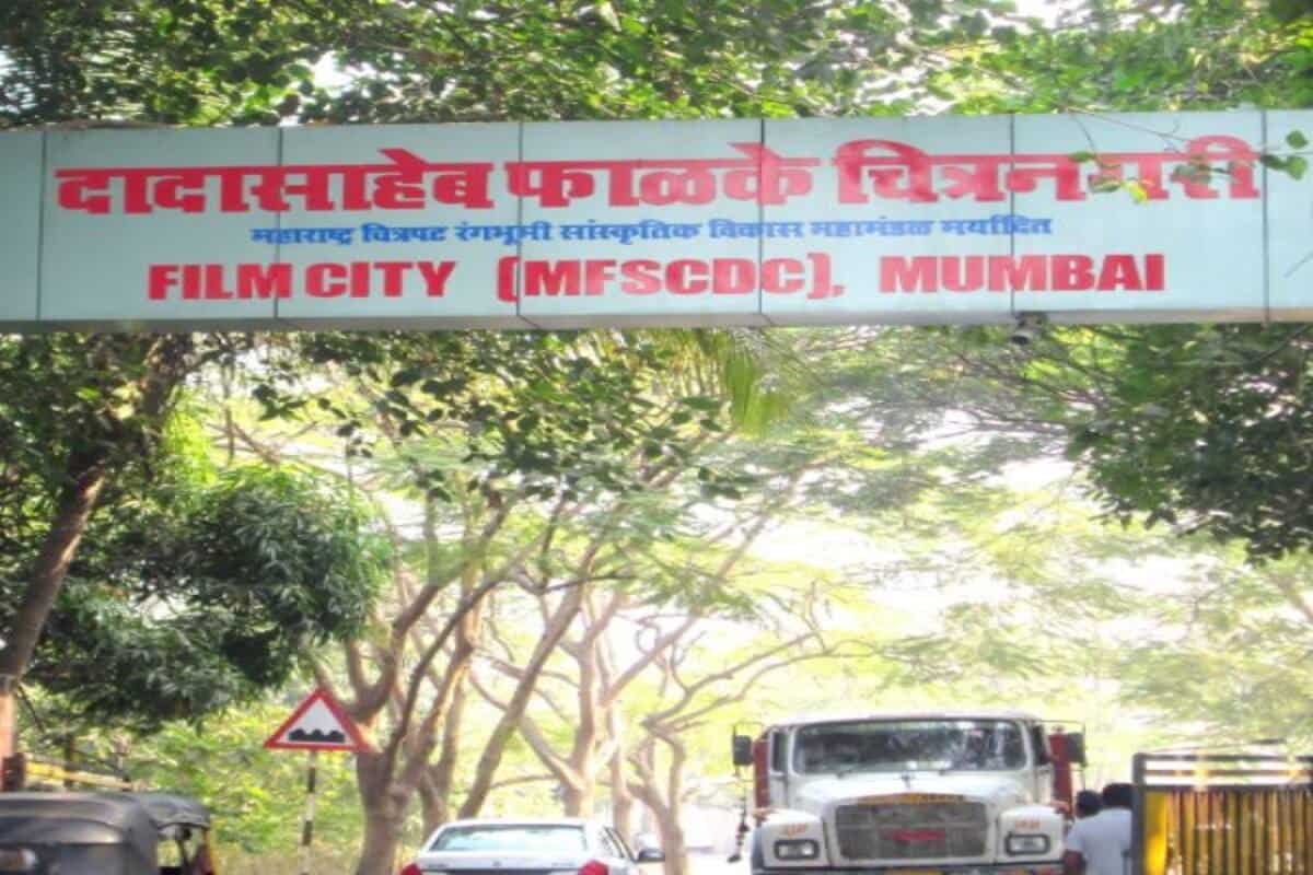 Maharashtra permits shootings to resume; entertainment industry welcomes move Maharashtra permits shootings to resume; entertainment industry welcomes move
