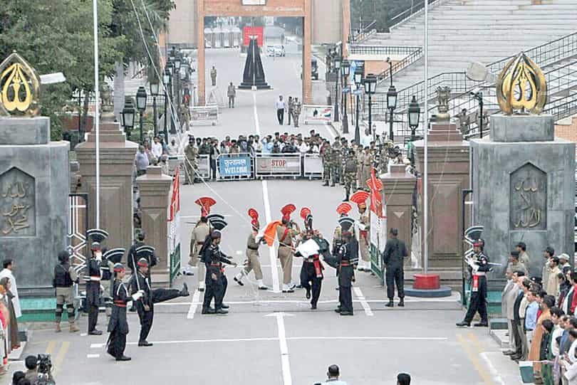 Bangladeshi youth who planned to marry Karachi woman held at Attari