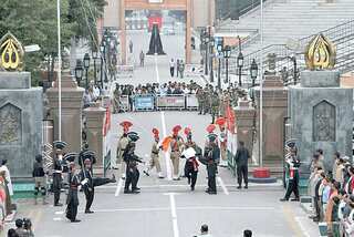 Bangladeshi youth who planned to marry Karachi woman held at Attari