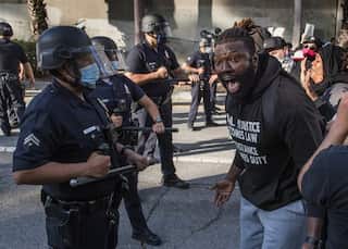 Trump's police reforms: Row over choke holds ignites debate