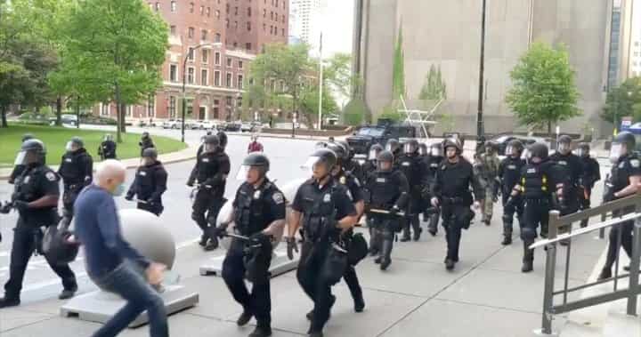 Buffalo officers quit special team after two suspended for shoving 75-year old to ground Buffalo officers quit special team after two suspended for shoving 75-year old to ground