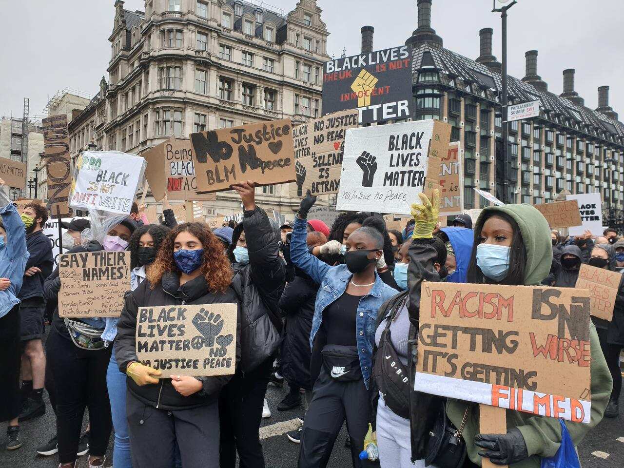 Anti-racism protestors clash with mounted police in Britain Anti-racism protestors clash with mounted police in Britain