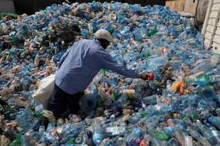 IIT researchers develop technology for making high efficiency masks from waste plastic bottles