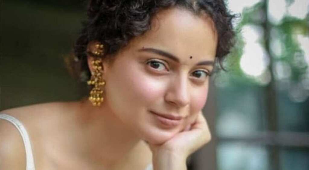 Kangana Ranaut's team lashes out at Pooja Bhatt over her launch tweet