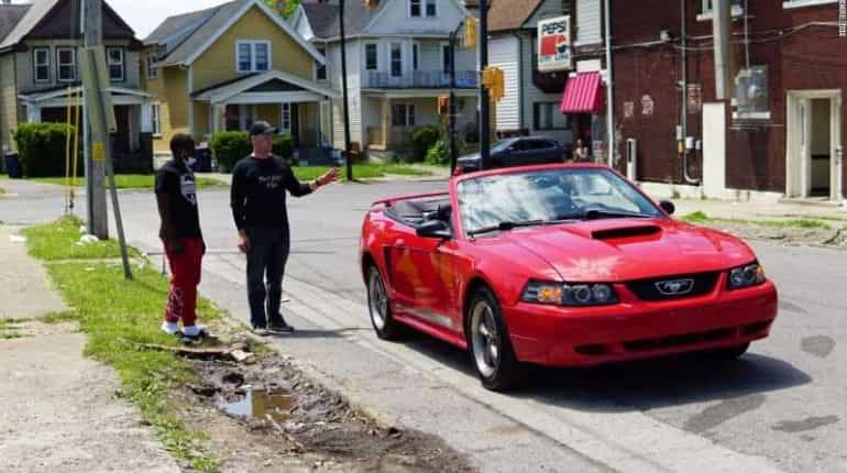 American teen spends 10 hours cleaning streets; gets Mustang and scholarship as gifts American teen spends 10 hours cleaning streets; gets Mustang and scholarship as gifts