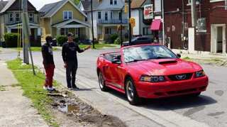 American teen spends 10 hours cleaning streets; gets Mustang and scholarship as gifts