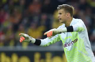 Australia keeper Langerak tests positive for COVID-19 in Japan