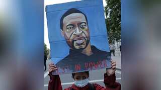 New Zealand protesters take knee outside US consulate