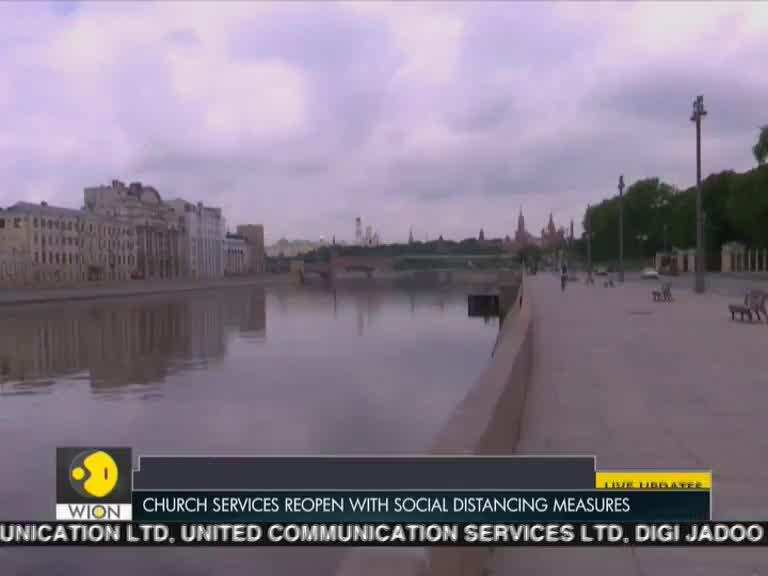 Church services reopen with social distancing measures in Moscow