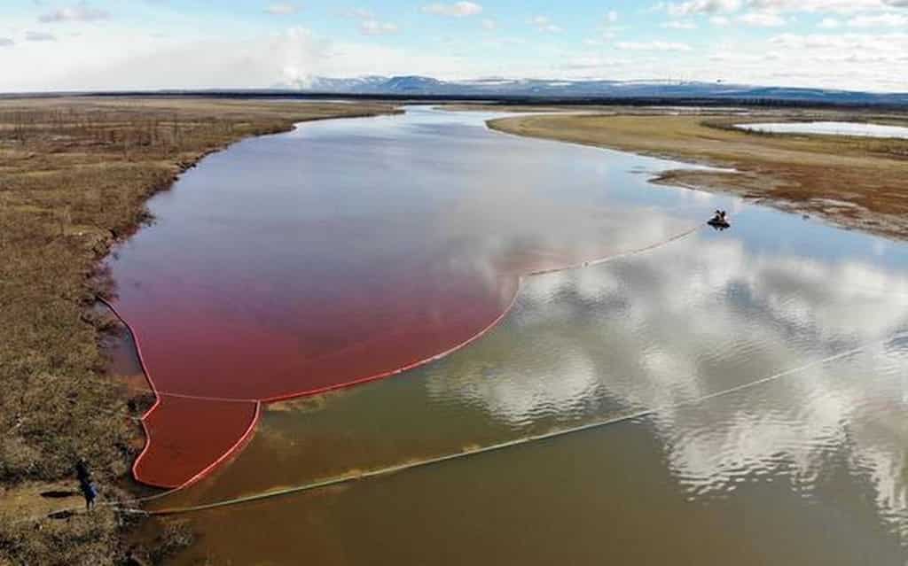 Ambarnaya river turns Crimson as 21,000 tonnes of diesel leaks in water